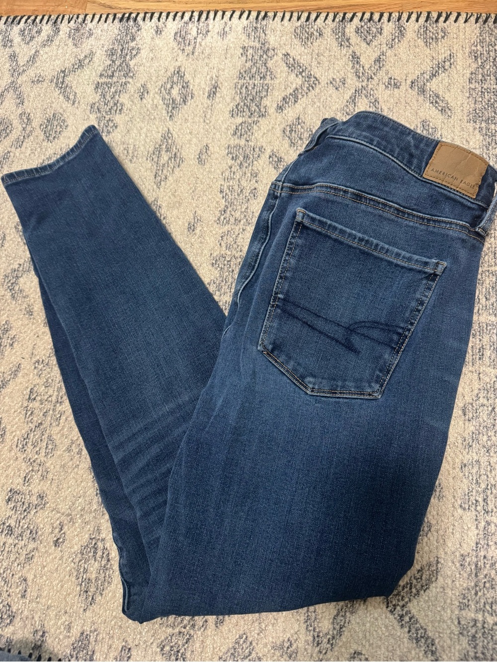 American Eagle Outfitters Women’s Mid/Dark Blue Super Hi-Rise Jegging